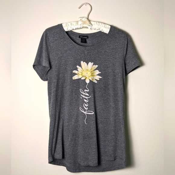Delusional yellow flower Faith t shirt size Medium - Picture 1 of 8